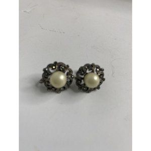 Vintage Pearl and Rhinestone Screw Back Earrings 1/2" Round Silver
